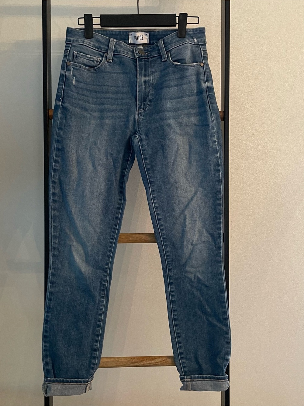 Paige blue denim jeans
Women’s size 27